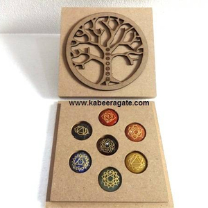 Ensemble de chakras en gros: ensemble de chakras gravé avec boîte de symboles d'arbre de vie - Product Image 1