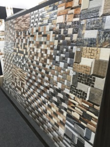 2021 nouvelle conception de qualité 250X750mm carreaux de mur et de sol en céramique pour le concessionnaire.
