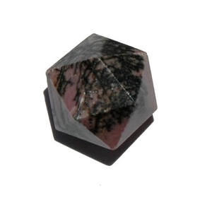 Cubo de whisky de rodonita de alta calidad tallado en forma de icosaedro, piedra natural, cristal de sanación Reiki, piedra preciosa. - Product Image 1
