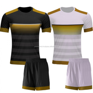 Ensemble d'uniformes de football sublimés personnalisables pour adultes Fabriqué au Pakistan comprend un short en jersey Uniformes à sublimation au design propre - Product Image 2