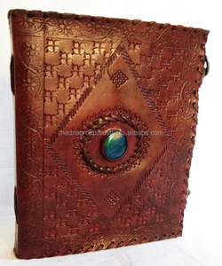 Diario de cuero hecho a mano diseño cosido lateral con cerraduras dobles y acento de piedra para escribir y escribir diario y regalos de oficina - Product Image 1