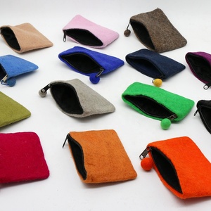 Porte-monnaie FYN-CL-004, porte-monnaie simple en feutre, feutre par les femmes actives du népal, laine de nouvelle-zélande 100% écologique - Product Image 1