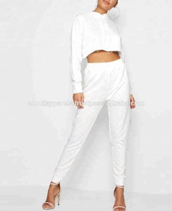 Nouvelle Arrivée Pas Cher Élégant Latérales Ajustées Rouge Blanc Rayé Manches Courtes À Capuche Extensible Survêtements Design Tendance Nouvelle Haute Qualité - Product Image 3