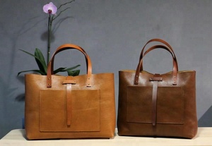 Grand sac fourre-tout en cuir marron fait à la main AM-0001 Accessoire élégant pour femmes Motif bonbon Deux poignées Cuir Markhor - Product Image 2