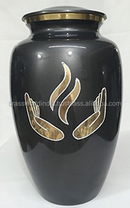 Urna de cremación de latón macizo hecha a mano para entierro de adultos o servicios conmemorativos suministros funerarios de latón macizo de estilo americano - Product Image 2