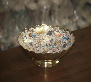 Bandeja de Latón Tallada a Mano, Forma Irregular, Diseño Floral Chapado en Oro, Decoración para el Hogar - Product Image 4