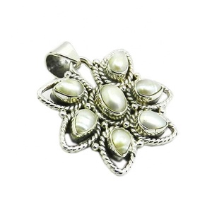 Pendentif en argent sterling 925 avec perle et pierres précieuses avec pendentifs et breloques en plaqué or - Product Image 1