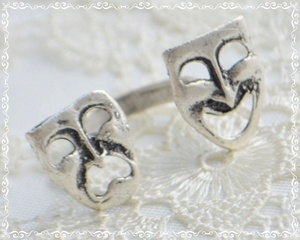 Bague d'éternité en alliage sur le thème du théâtre, visage souriant et symbole des pleurs, style bohème en argent avec diamant ovale unisexe - Product Image 6