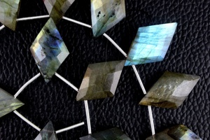 Très Gorgues Spectrolite naturelle Labradorite pierres précieuses facettées cerf-volant perles beau feu bijoux manucure - Product Image 4