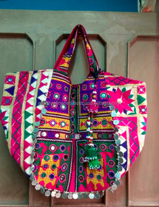 กระเป๋าผ้าปักมือสไตล์วินเทจแบบบันจารา - Product Image 4
