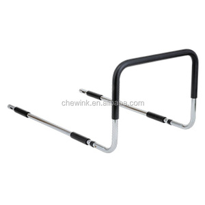 Riel de cama ajustable con marco de acero cromado para personas discapacitadas Producto de suministro de atención médica esencial - Product Image 1