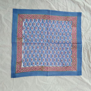 Venta al por mayor de algodón bloque de mano de tela impresa pañuelo servilleta con dobladillo de puntada cabeza cubrir y accesorios de mesa de comedor pañuelo - Product Image 2