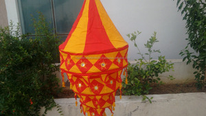 Plafonnier artificiel pliable indien en tissu de coton, design moderne, de forme ronde et conique, disponible en rouge et en jaune - Product Image 6