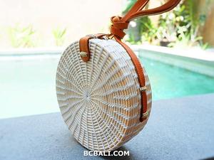 Meilleure qualité 2019 Vintage blanc cuir sacs à bandoulière pour femmes nouveau modèle mode synthétique paille rotin sacs à main - Product Image 3