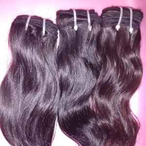 100% Cabellos crudos indios sin procesar. Misma textura Mismo color Misma suavidad y suavidad Tejido de cabello virgen - Product Image 3