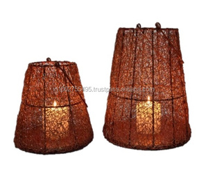 Bougeoir décoratif en métal de style antique fait à la main support de pilier élégant et autres pots de lanternes pour la décoration de Noël à la maison - Product Image 1