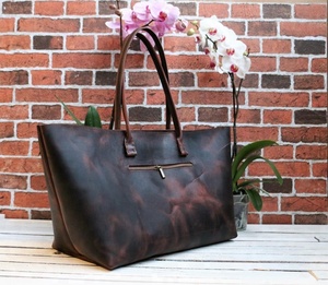 กระเป๋าโท้ทหนังเคลือบเงาทำด้วยมือขนาดใหญ่สีน้ำตาล AM-0026 - Product Image 2