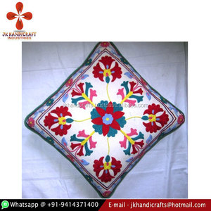 Taie d'oreiller en tissu de coton brodé Suzani fabriqué à la main ethnique indien - Product Image 2