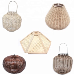 Lampe en bambou rotin moderne faite à la main, luminaire en bambou pour décoration intérieure - Product Image 1