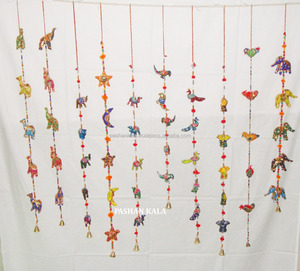 Adornos Colgantes de Pared de Año Nuevo, Estilo Tradicional Rajasthani con Animales - Product Image 1