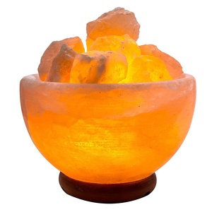 Lámpara con forma de lámpara de roca de sal con chip natural, marca India naranja - Product Image 1