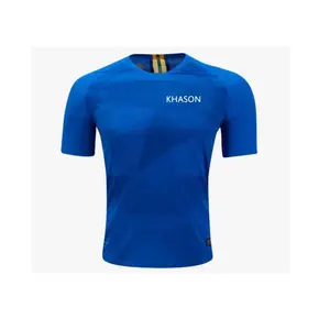 顶级足球套装团队运动定制颜色和设计印刷，适合训练专业人员