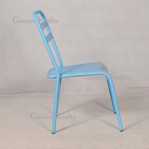 Chaise d'extérieur en métal vieilli Chaise de style industriel pour une utilisation en extérieur - Product Image 3