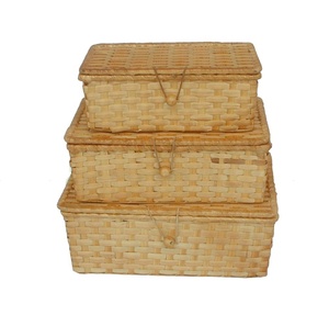 Boîte de rangement en bambou sculptée Boîte d'emballage en bambou de style croisé élégant - Product Image 1
