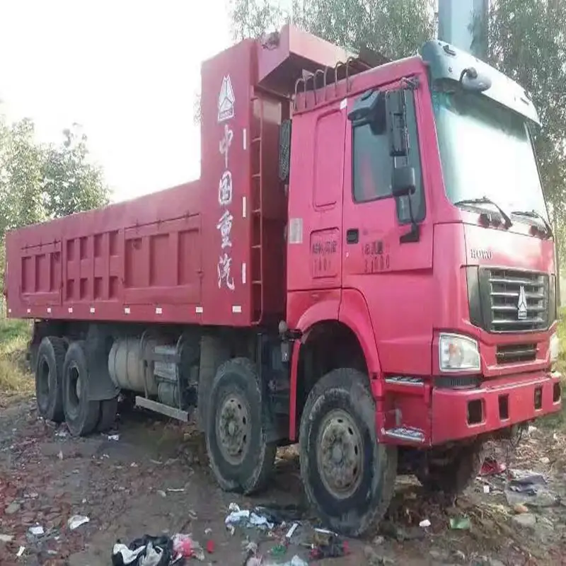 8x4 375hp 40 Ton Sinotruk howo autocarro con cassone ribaltabile 30 Metri Cubi cargo truck