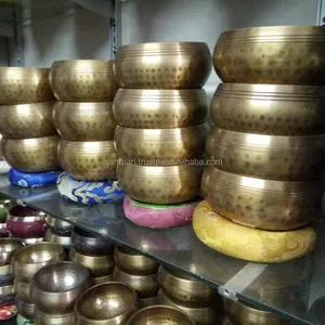 Vente chaude Tibétain Battu bols chantants fabrication au Népal - Product Image 1
