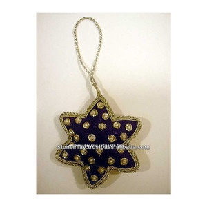 Adornos Navideños Bordados a Mano con Zari - Product Image 1