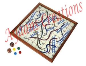 Juegos de mesa Ludo personalizados a la venta, precios al por mayor, juego Ludo clásico al por mayor, proveedor de juegos de mesa familiares de madera de AYAANS - Product Image 1