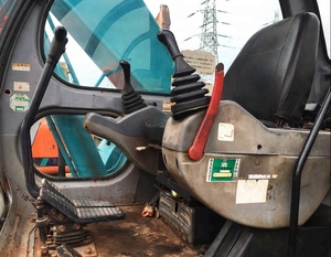 รถขุดตีนตะขาบ Kobelco SK200-5 มือสอง ปี 2011 น้ำหนักใช้งาน 800 กก. ความจุบุ้งกี๋ 0.8 ลบ.ม. ความเร็ว 5.5 กม./ชม. มาตรฐาน CE ISO ญี่ปุ่น - Product Image 4
