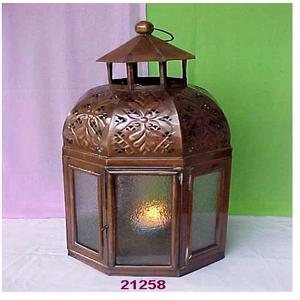 Lanterne photophore en verre clair en métal antique de conception en relief décorative pour balcon et jardin muraux - Product Image 1