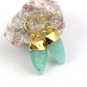 Boucles d'oreilles pendantes classiques en argent sterling plaqué or avec amazonite en forme de pointe de flèche pour mariage, fête et cadeau - Product Image 3