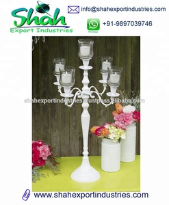 Centros de mesa de candelabros revestidos blancos de diseño estándar con cristal colgante y cuenco de flores de metal para decoración de bodas - Product Image 5
