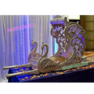 Palki de Plata con Diseño de Pavo Real para Bodas Indias, Último Modelo de Palki Metálico para Bodas Indias, Compre un Palanquín para la Entrada de la Novia - Product Image 1