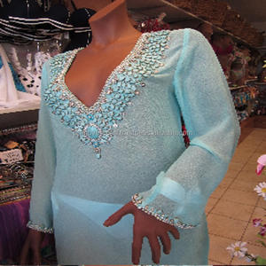 Robe maxi kaftan en mousseline de soie ornée de perles de luxe, élégante tenue de plage et de villégiature - Product Image 2
