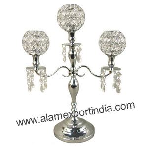 Vente en gros de derniers candélabres en boule de cristal à 3 bras du fabricant direct décorations en métal argenté et doré pour la fête et le mariage - Product Image 1