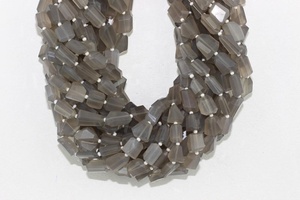 14 pouces de Long en pierre de lune grise naturelle, pépites à facettes en forme de perles, fabricant en gros, véritable haute qualité - Product Image 2