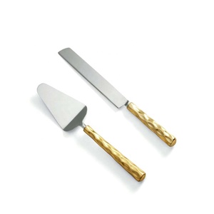 Rebanador de pastel de boda, juego de servidor de espátula con mango chapado en oro martillado en relieve, servidor de pastel y rebanador - Product Image 2