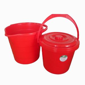 Seau à eau en plastique, objet domestique - Product Image 4