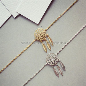   Pulsera de Moda Hecha a Mano con Atrapasueños, Plumas y Borlas, Simple y Elegante para Mujer - Product Image 1