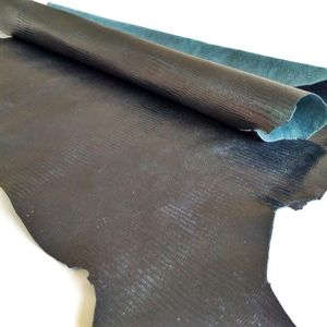 Cuir supérieur en peau de chèvre Cuir véritable de couleur marron pour chaussures Motif fini - Product Image 1