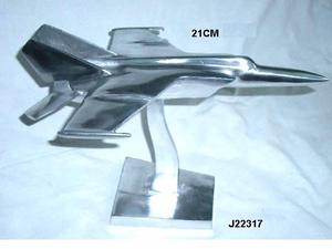 Avion en aluminium moulé avec base carrée et finition polie miroir, disponible en finition nickel mat, sculpture décorative pour la maison - Product Image 3