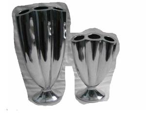 Jarrón de Flores de Aluminio Fundido con Tres Aberturas para Flores, Disponible en Acabado Pulido Espejo y Mate, También para Decoración del Hogar - Product Image 3