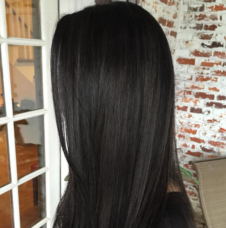 สีน้ำตาลเข้ม