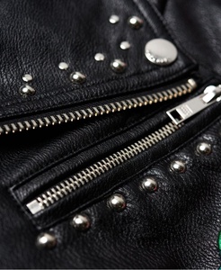 Con borchie delle donne del faux del fiore del ricamo di modo biker giacca di pelle - Product Image 3