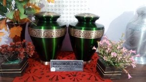 โกศทองเหลืองสลักรูปศพสีเขียวสไตล์อเมริกัน - Product Image 2