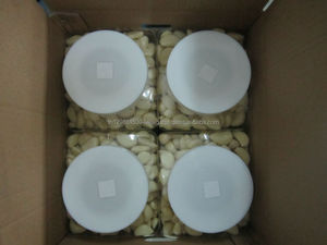 Ail frais pelé fait à la main, filets d'ail pelés sous vide - Product Image 2